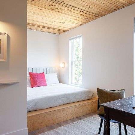 Brewery Park Hotel Halifax Bagian luar foto